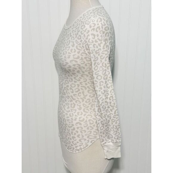 Old Navy Women's Leopard Print Long Sleeve Thermal‎ Top Cream White Size Small - Picture 6 of 9